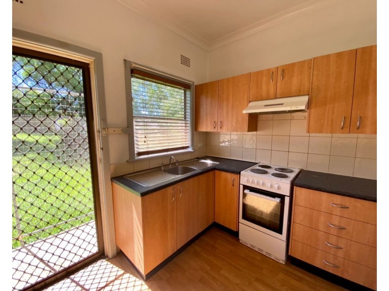 17 Albert Street, Parkes NSW 2870
