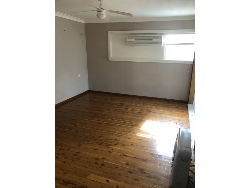 6 Wilga Street, Parkes NSW 2870