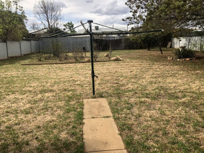 6 Wilga Street, Parkes NSW 2870