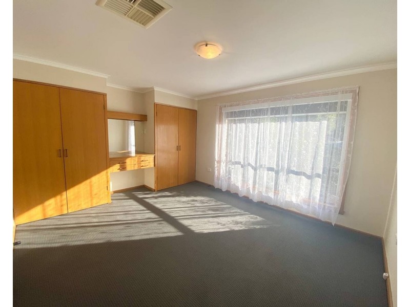 27 Moor Street, Parkes NSW 2870