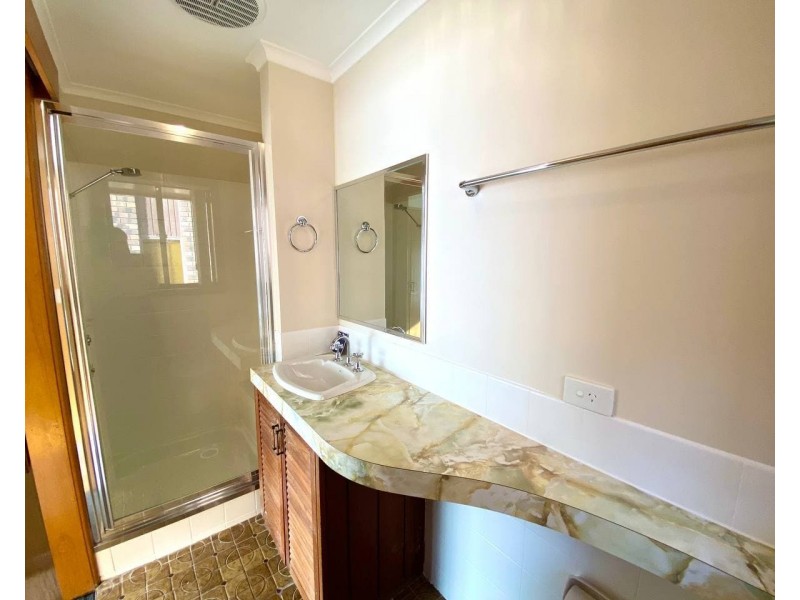 27 Moor Street, Parkes NSW 2870