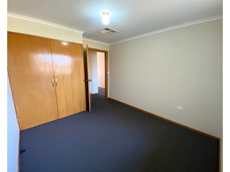 27 Moor Street, Parkes NSW 2870