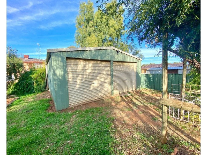 27 Moor Street, Parkes NSW 2870
