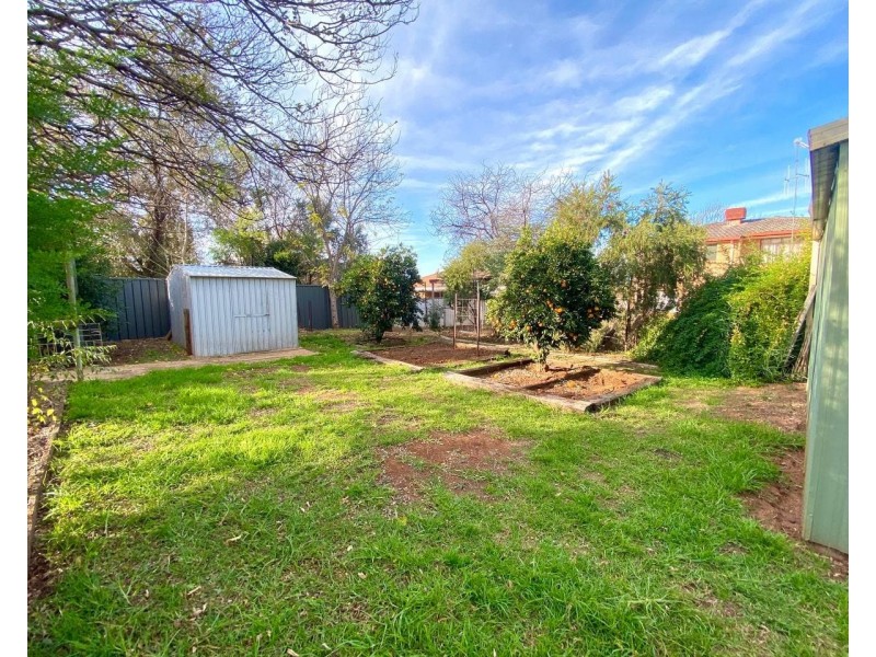27 Moor Street, Parkes NSW 2870