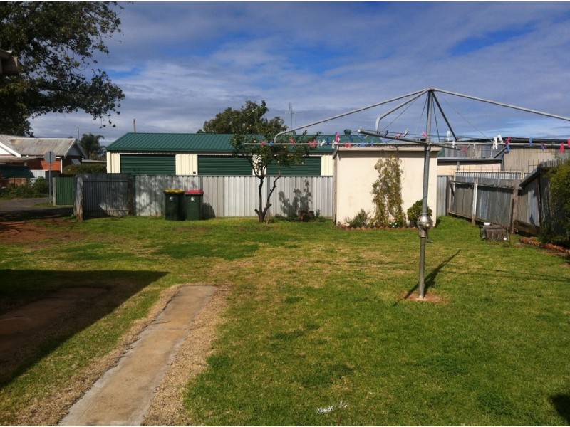 17 Elizabeth Street, Parkes NSW 2870