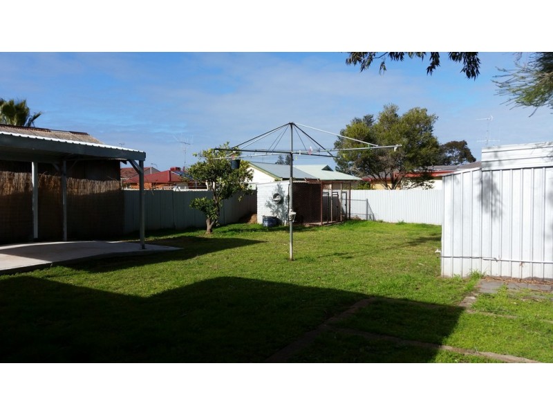 77 Dalton Street, Parkes NSW 2870