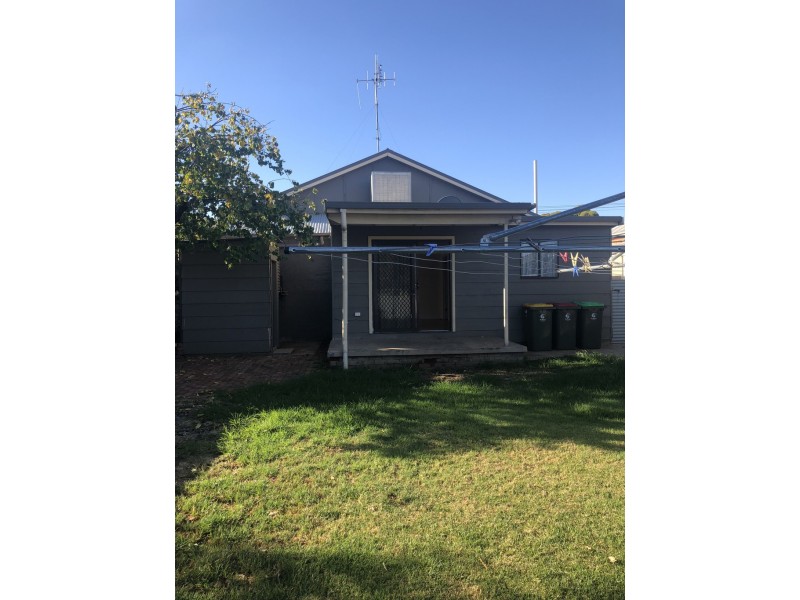 77 Dalton Street, Parkes NSW 2870