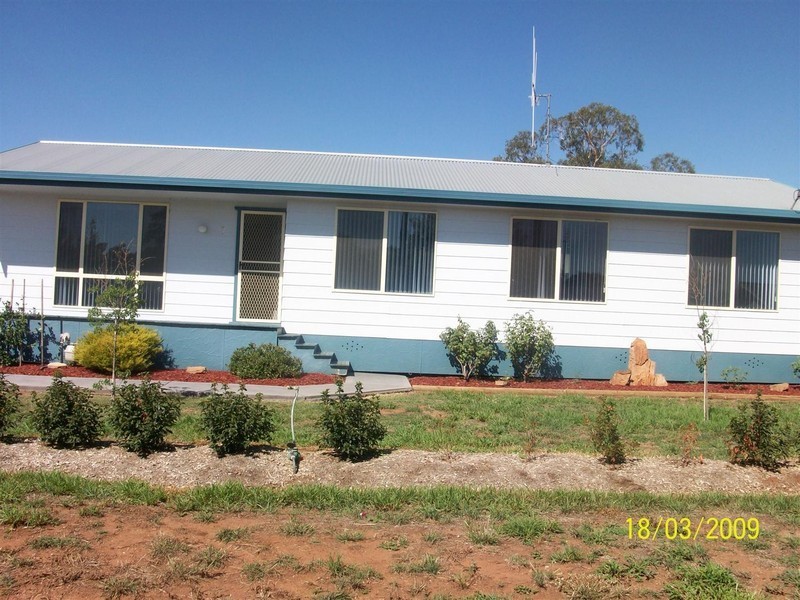 7 Lawson Street, Parkes NSW 2870