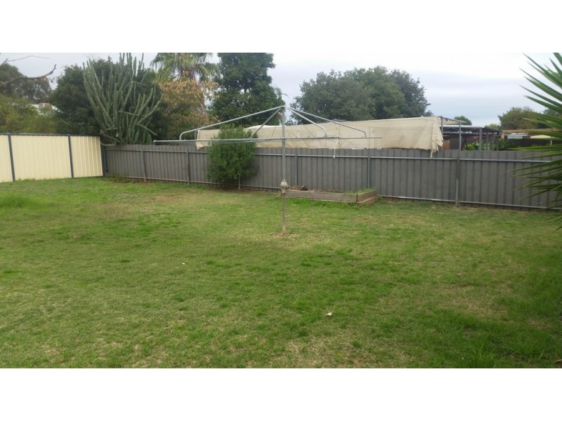 7 Lawson Street, Parkes NSW 2870