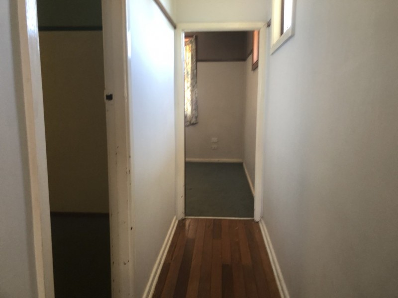 10 Gallop Ave, Parkes NSW 2870