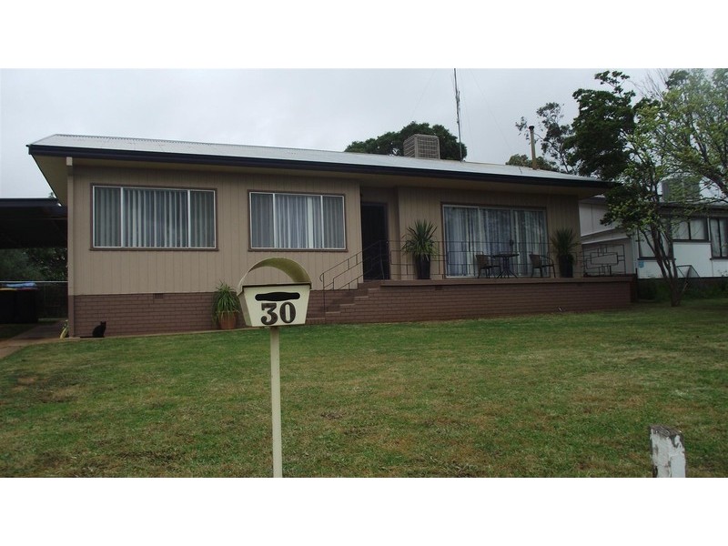 30 Moor Street, Parkes NSW 2870