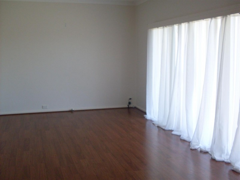 30 Moor Street, Parkes NSW 2870