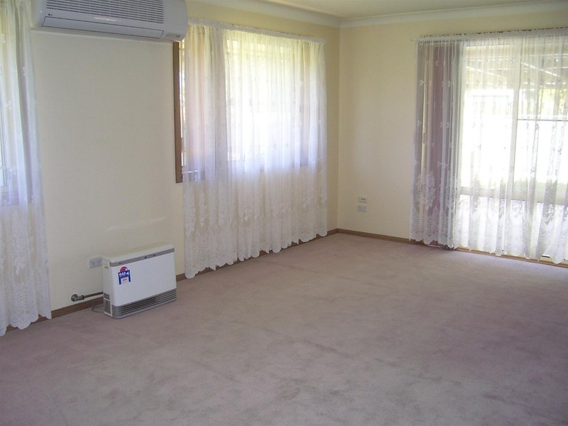 17 Golden Bar Drive, Parkes NSW 2870