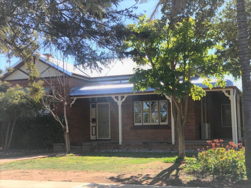 44 Victoria Street, Parkes NSW 2870
