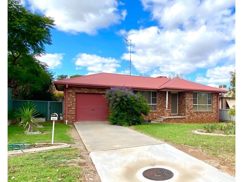 35a Thornbury Street, Parkes NSW 2870