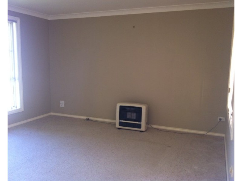 35a Thornbury Street, Parkes NSW 2870