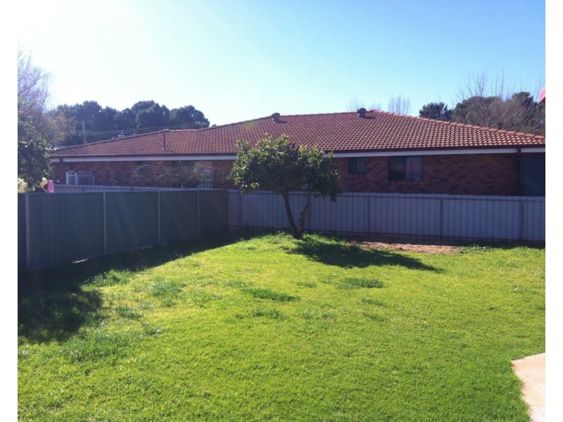 35a Thornbury Street, Parkes NSW 2870