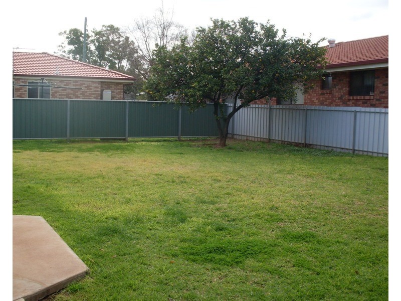 35a Thornbury Street, Parkes NSW 2870