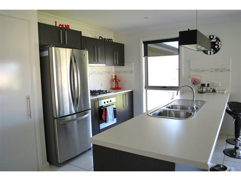 9 Cedar Cres, Parkes NSW 2870