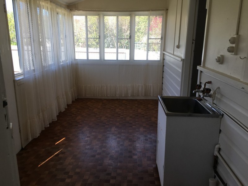 17 Phillip Street, Parkes NSW 2870