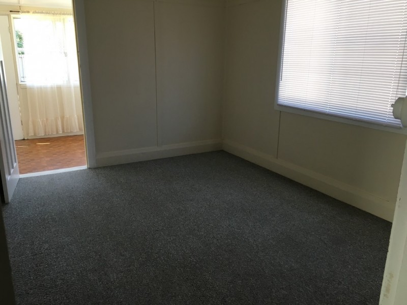 17 Phillip Street, Parkes NSW 2870