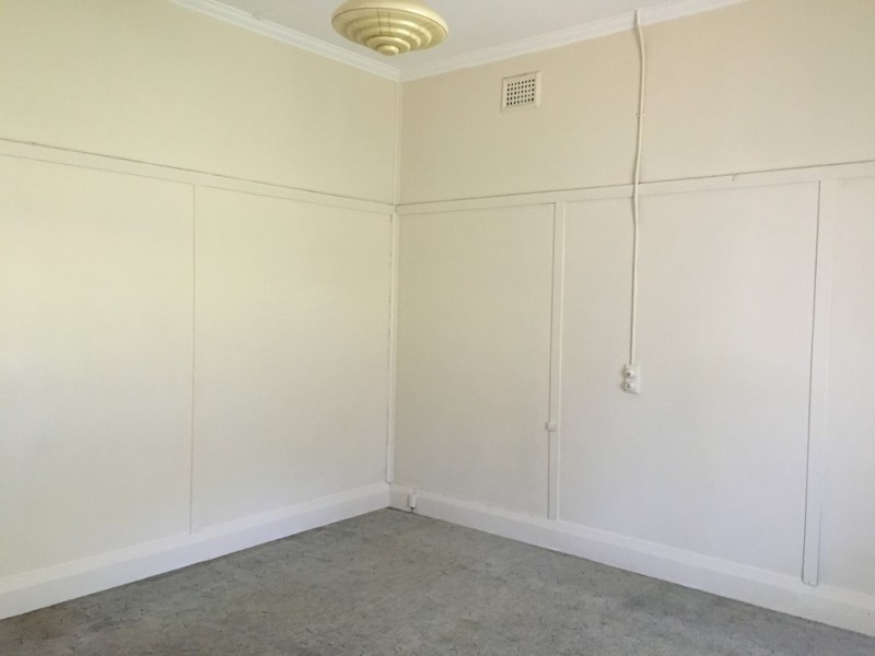 17 Phillip Street, Parkes NSW 2870