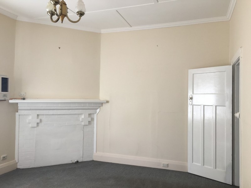 17 Phillip Street, Parkes NSW 2870