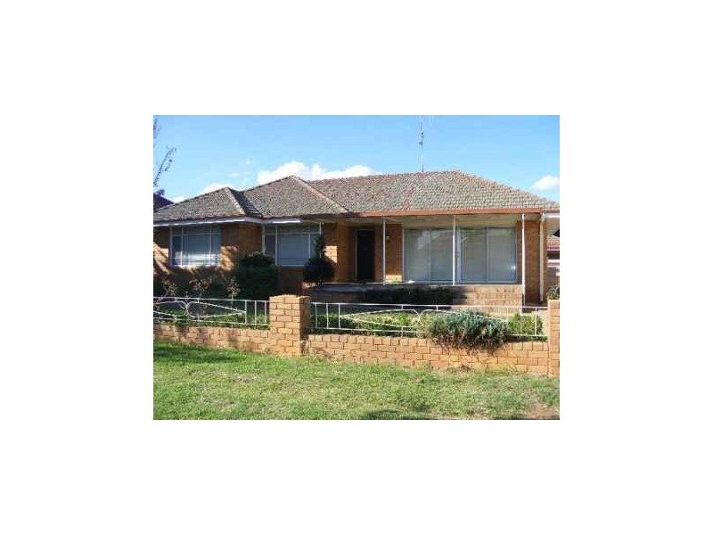 65 Bogan Street, Parkes NSW 2870