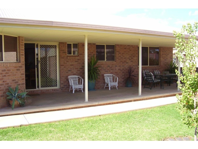20 Noonan Street, Parkes NSW 2870