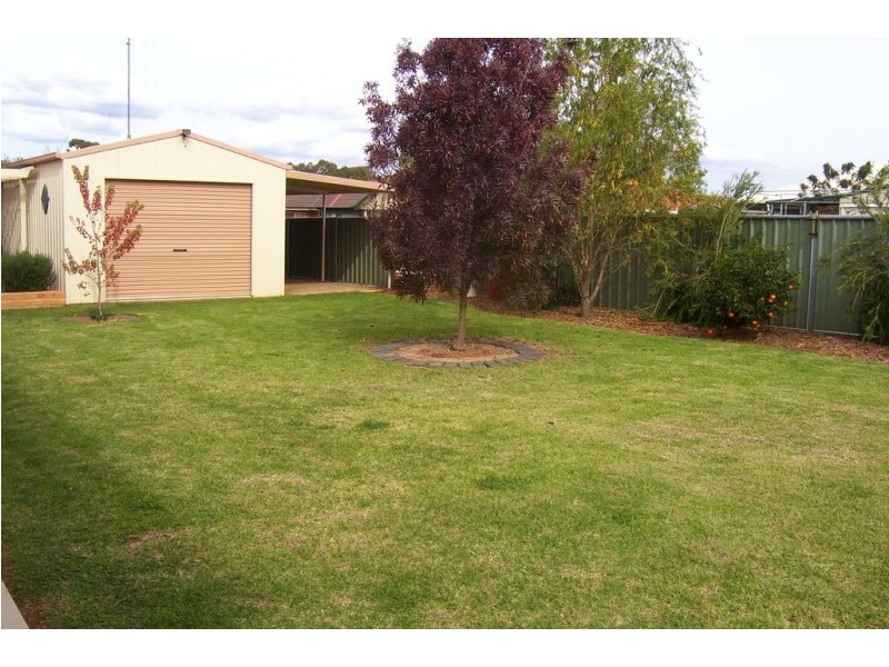 20 Noonan Street, Parkes NSW 2870