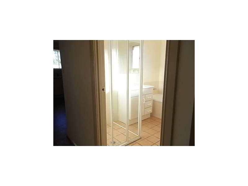 1 Hazelbank Ave, Parkes NSW 2870