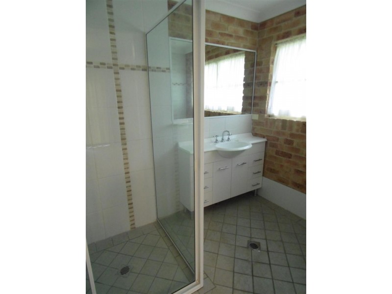 8 Arana Place, Parkes NSW 2870