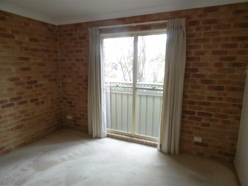 8 Arana Place, Parkes NSW 2870