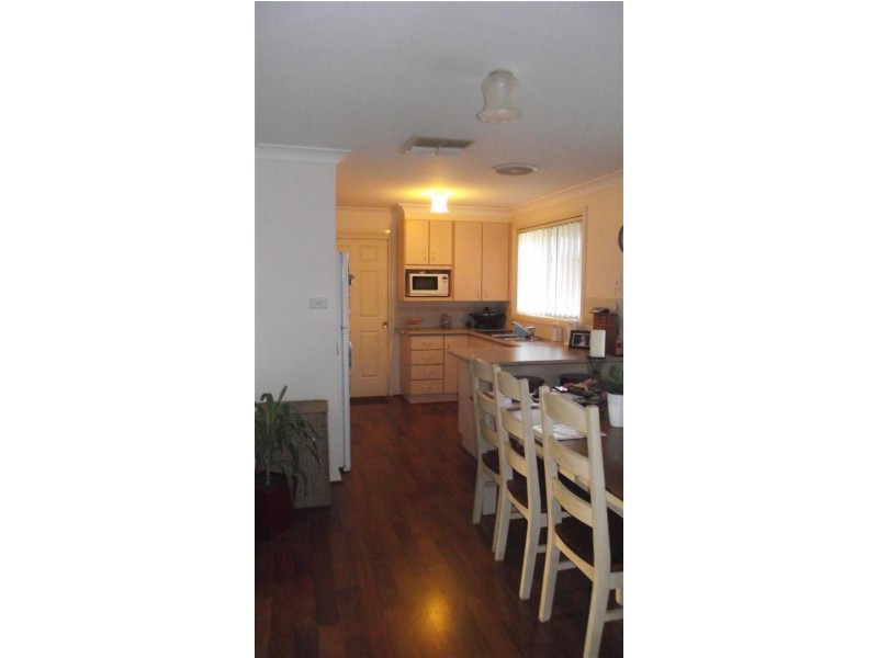 9 Arana Place, Parkes NSW 2870