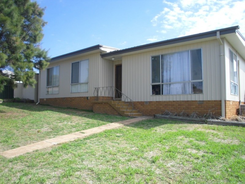 26 Jones Street, Parkes NSW 2870