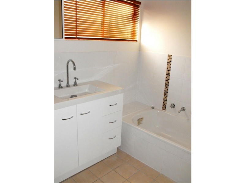 26 Jones Street, Parkes NSW 2870
