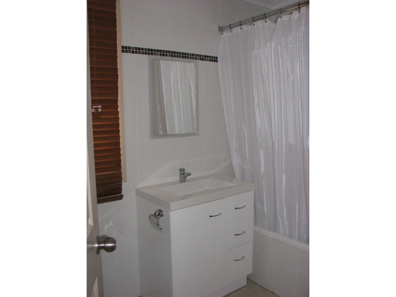 4 Cedar, Forbes NSW 2871