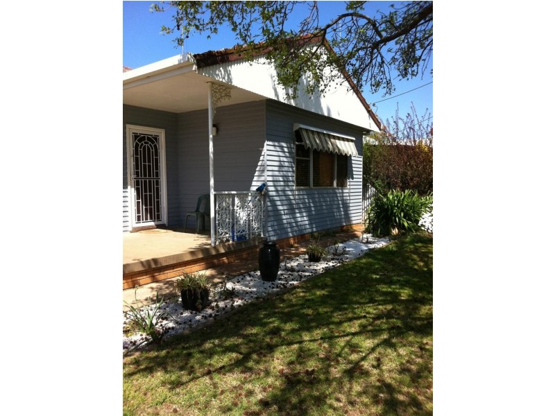 29 Pearce Street, Parkes NSW 2870