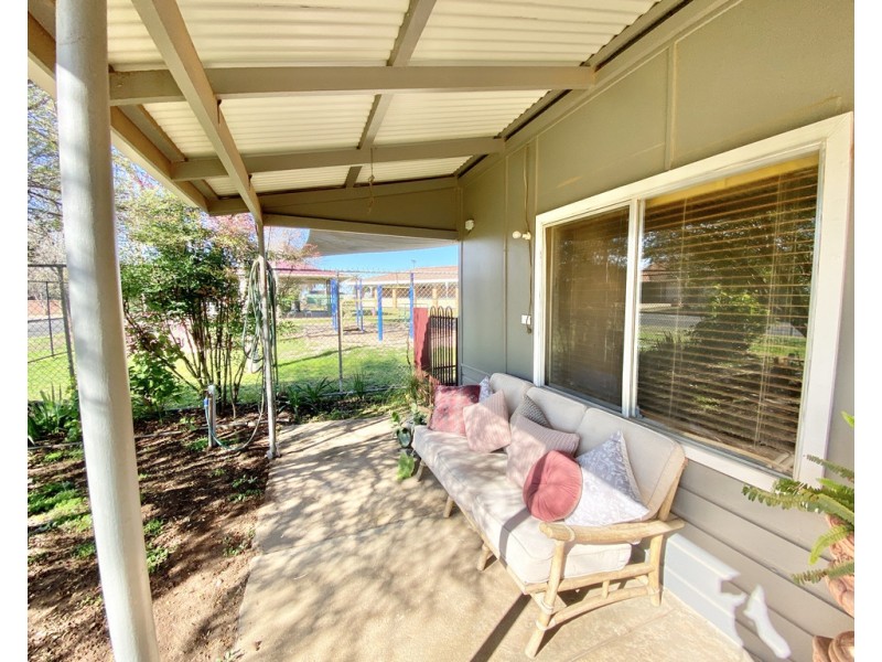32 Underwood Street, Forbes NSW 2871