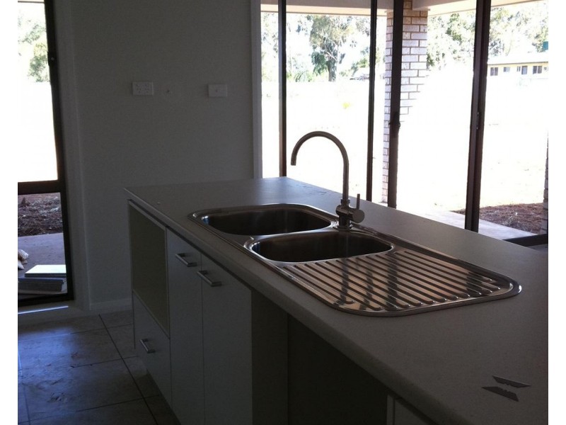 9 Monastery Close, Parkes NSW 2870