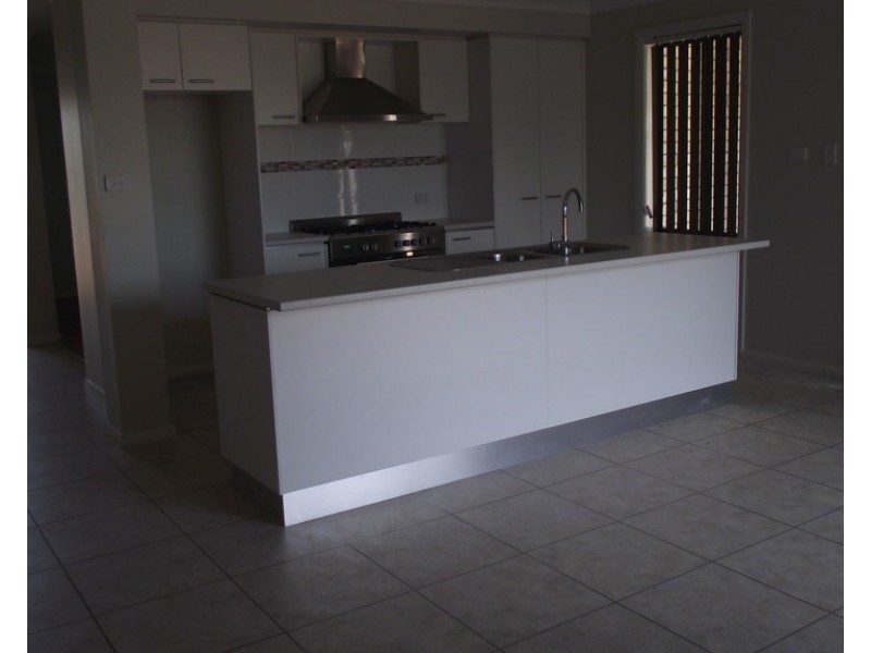9 Monastery Close, Parkes NSW 2870