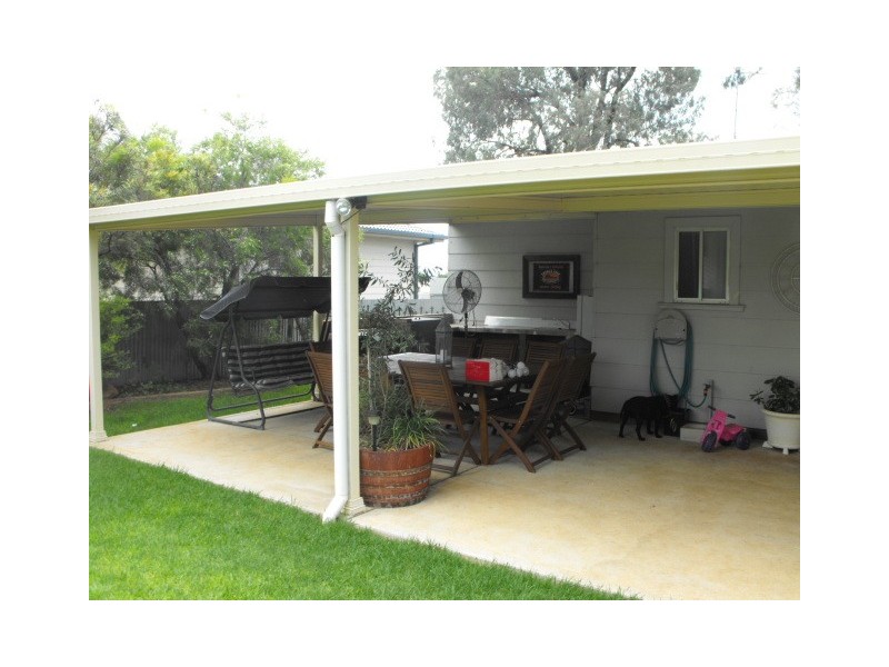 10 Junction Street, Parkes NSW 2870