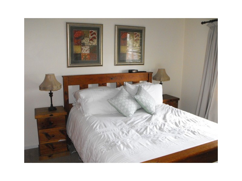 10 Junction Street, Parkes NSW 2870