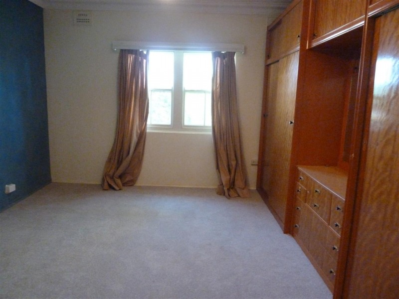10 Oswin Street, Parkes NSW 2870