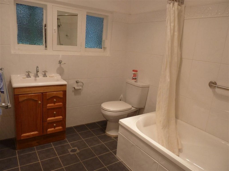 10 Oswin Street, Parkes NSW 2870