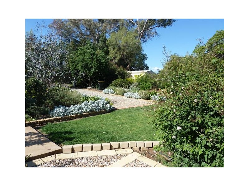 10 Oswin Street, Parkes NSW 2870