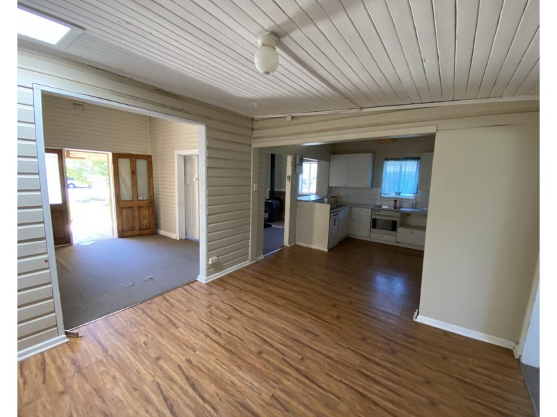 4 Fay Street, Condobolin NSW 2877