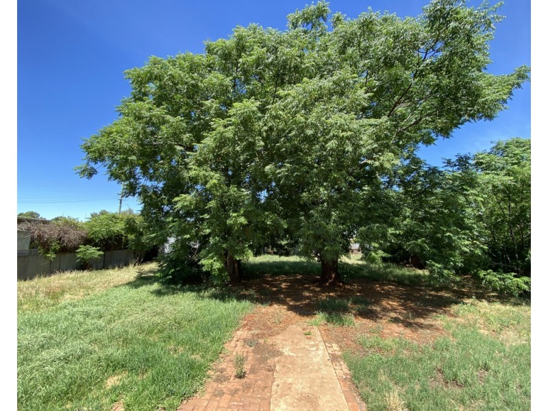 4 Fay Street, Condobolin NSW 2877