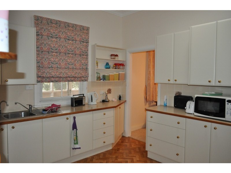 6 Grevillea Avenue, Eugowra NSW 2806