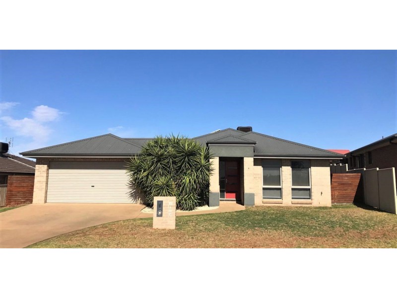 9 Cedar Crescent, Parkes NSW 2870